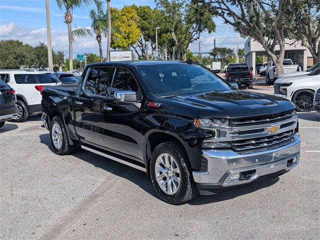 2022 Chevrolet Silverado 1500 LTZ photo 2