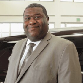 Staff member Petrov Degand from ID_b254d8