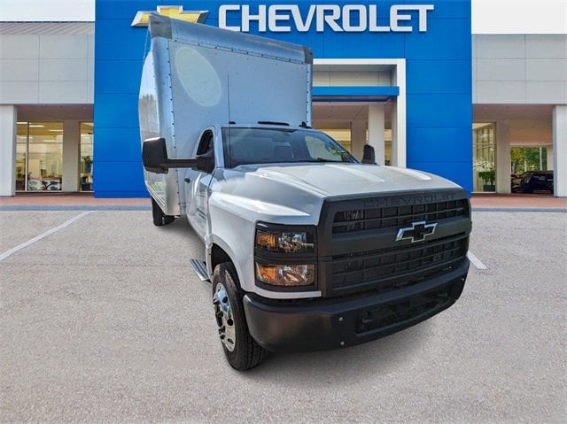 2023 Chevrolet Silverado 4500 Medium Duty Chassis Cab Work Truck's photo