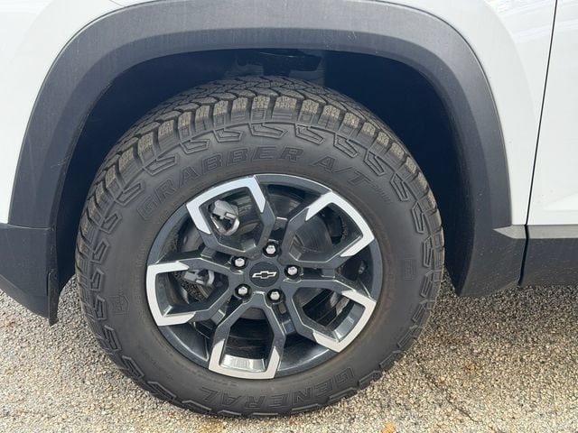 2027 Chevrolet Equinox ACTIV - Photo 10