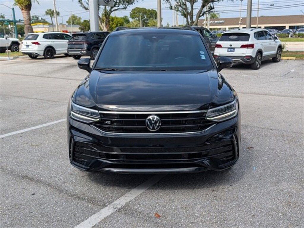 Used 2024 Volkswagen Tiguan SE R-Line Black