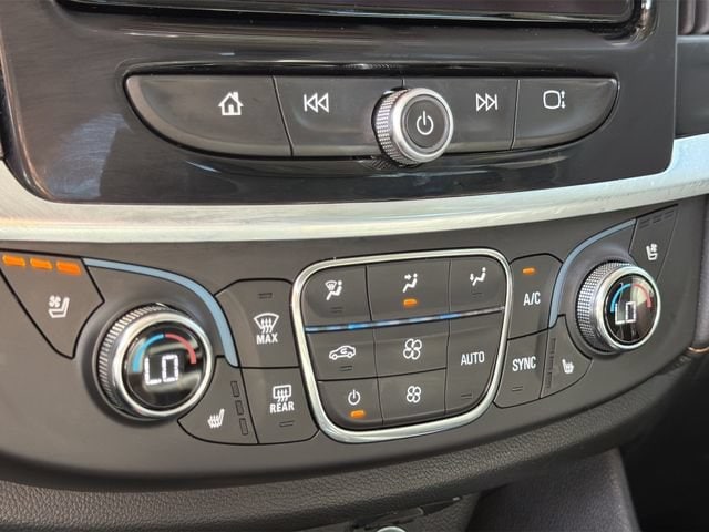 2021 Chevrolet Traverse Premier - Photo 19