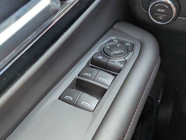 2026 Chevrolet Suburban High Country - Photo 15