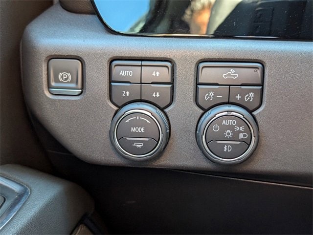 2023 Chevrolet Silverado 1500 LT Trail Boss photo 4