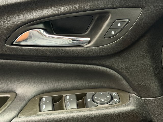 2024 Chevrolet Equinox LT - Photo 18