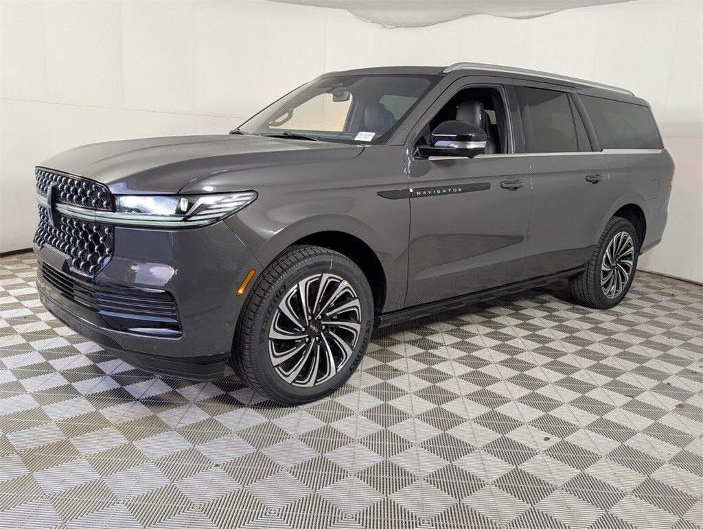 2025 Lincoln Navigator Black Label photo 3