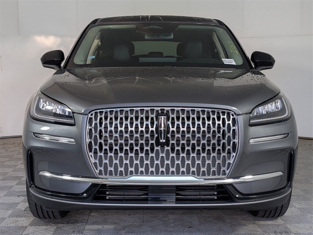 2025 Lincoln Corsair Premiere photo 3