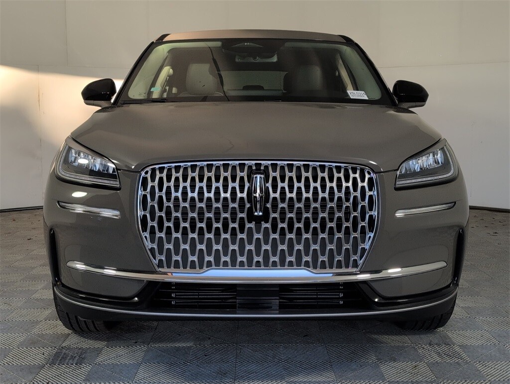 2025 Lincoln Corsair Premiere photo 3