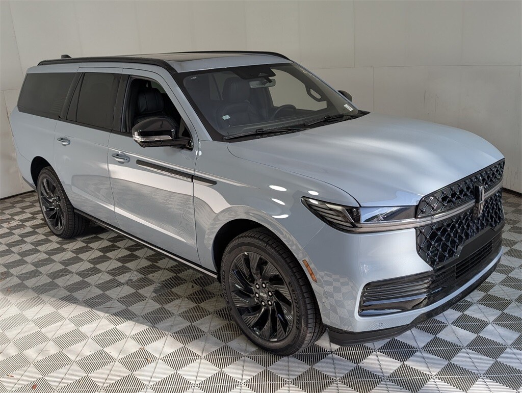 2025 Lincoln Navigator L Reserve photo 2