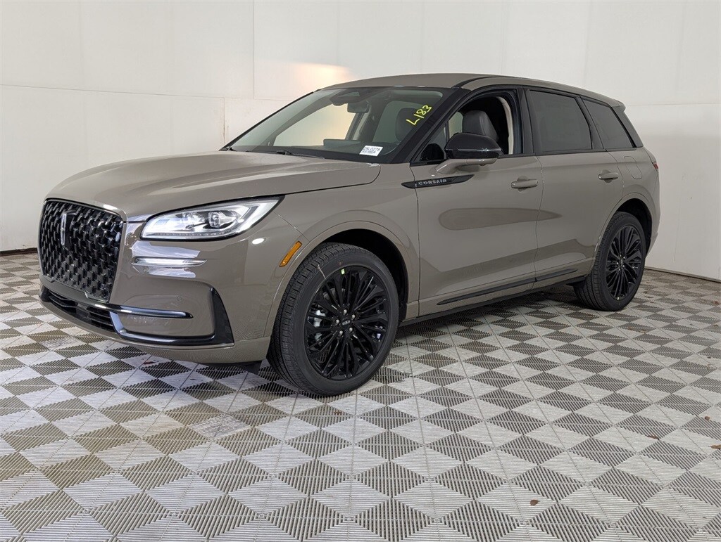 2025 Lincoln Corsair Grand Touring photo 4