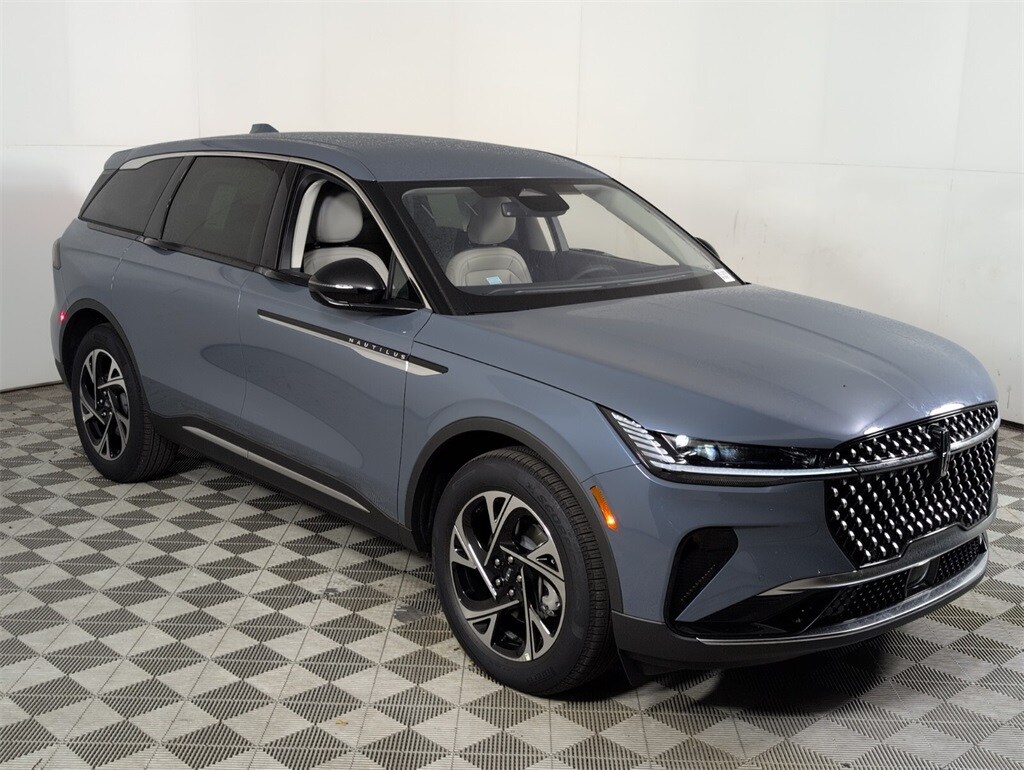 2026 Lincoln Nautilus Premiere photo 2