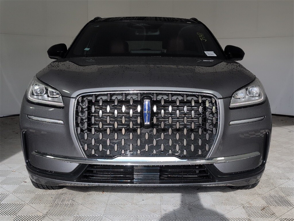 2025 Lincoln Corsair Grand Touring photo 3