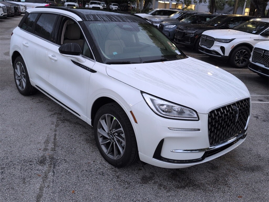 2025 Lincoln Corsair Grand Touring photo 2