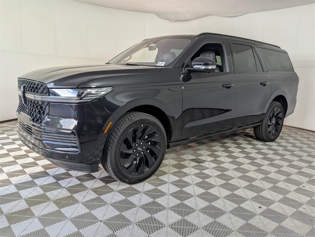 2025 Lincoln Navigator L Reserve photo 3