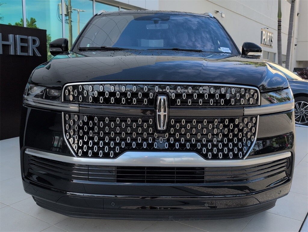 2025 Lincoln Navigator Reserve photo 3