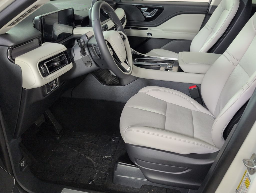 2025 Lincoln Aviator Premiere - Photo 6