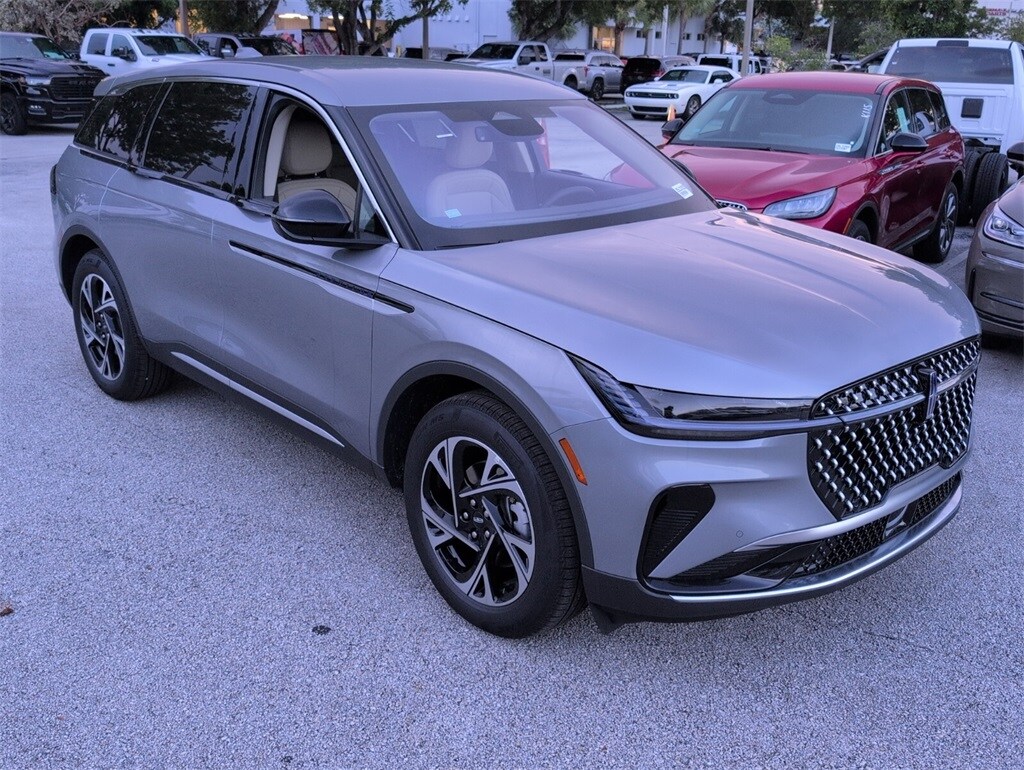 2025 Lincoln Nautilus Premiere photo 2