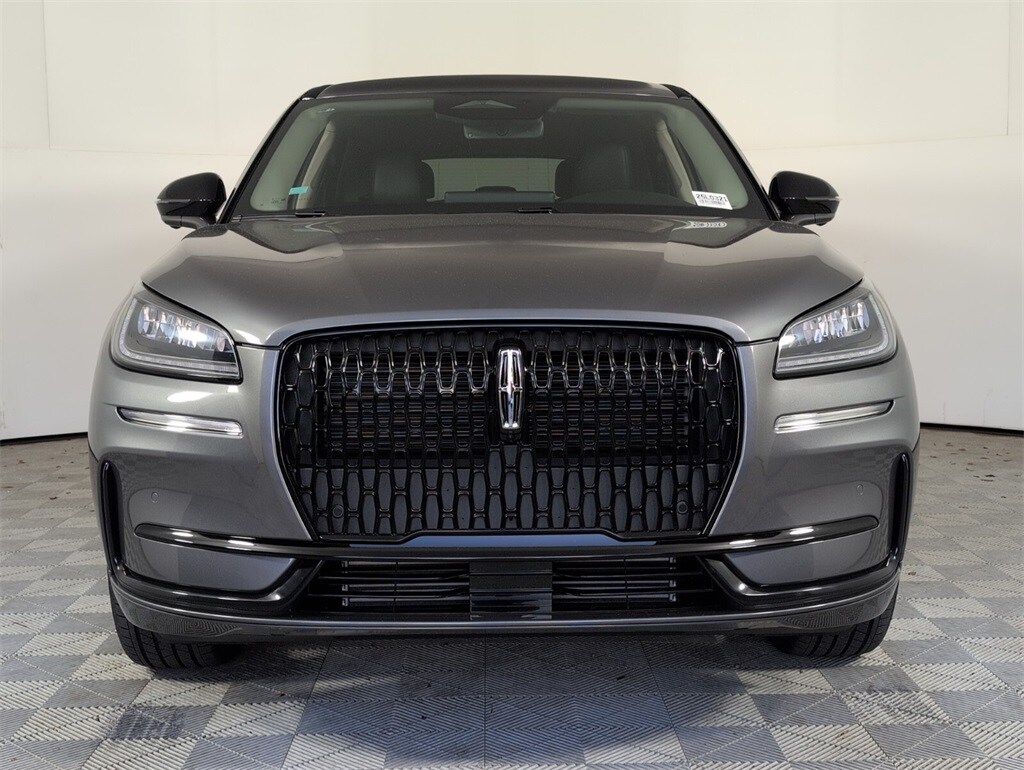 2025 Lincoln Corsair Premiere photo 3