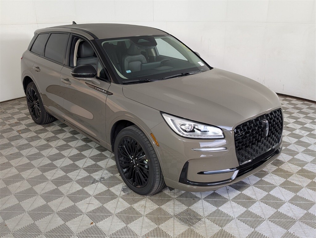 2025 Lincoln Corsair Grand Touring photo 2