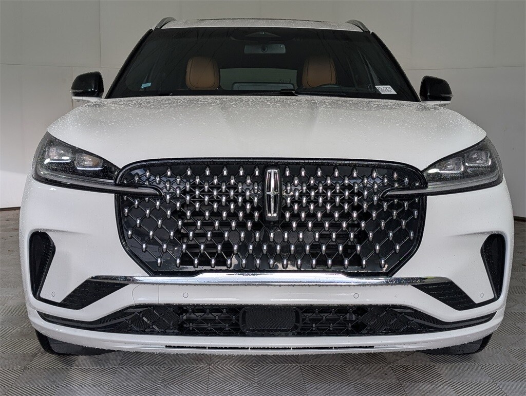 2025 Lincoln Aviator Black Label photo 3