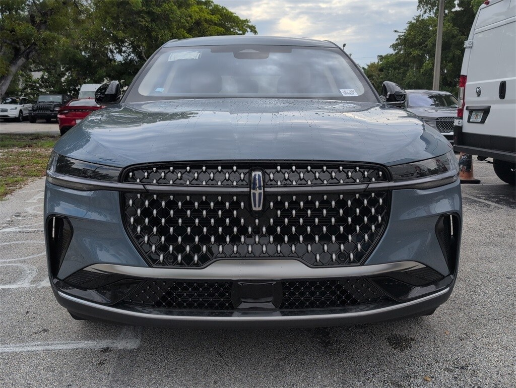 2025 Lincoln Nautilus Premiere photo 2