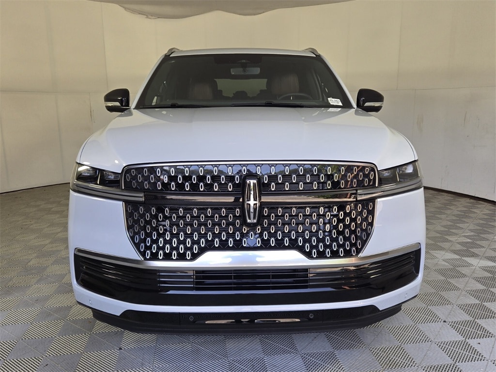 2025 Lincoln Navigator L Reserve photo 3