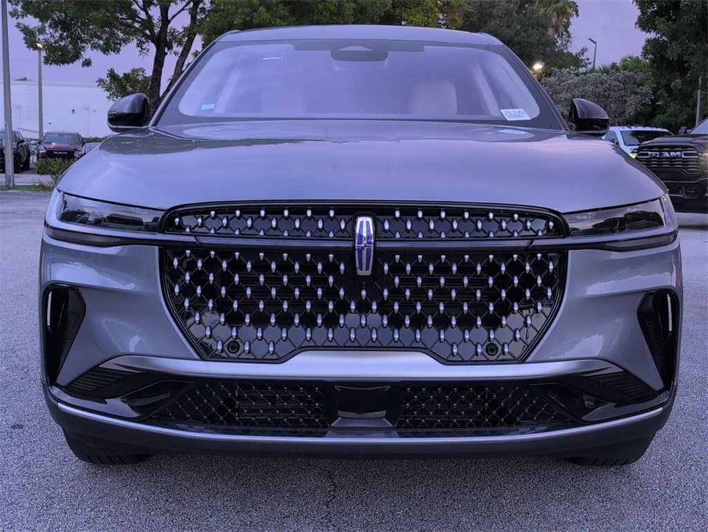 2025 Lincoln Nautilus Premiere photo 3