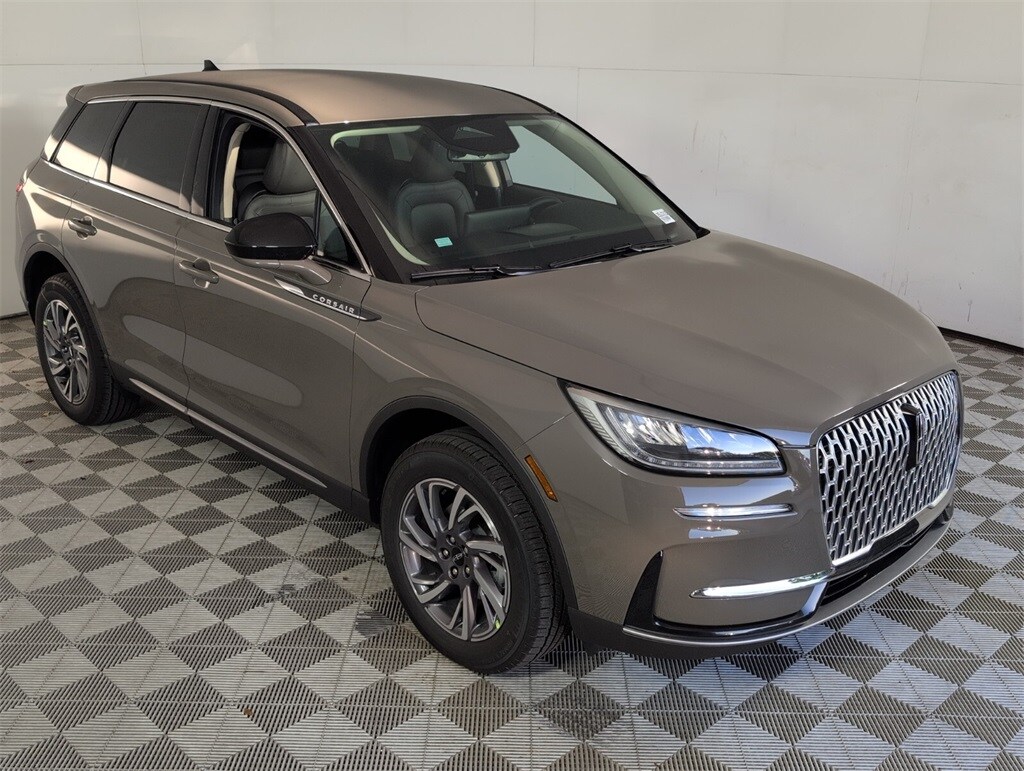 2025 Lincoln Corsair Premiere photo 2
