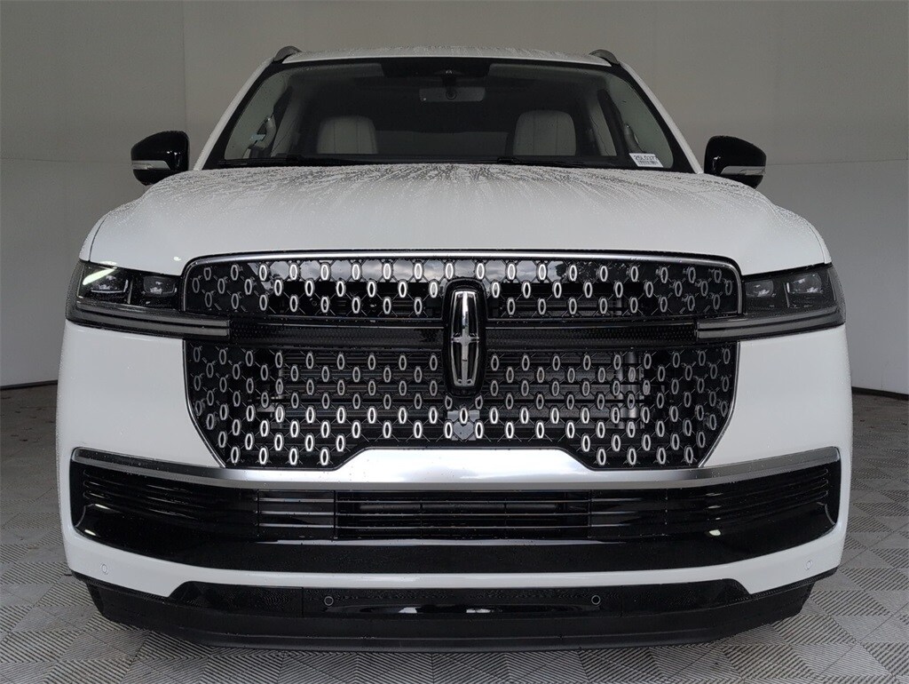 2025 Lincoln Navigator Reserve photo 3