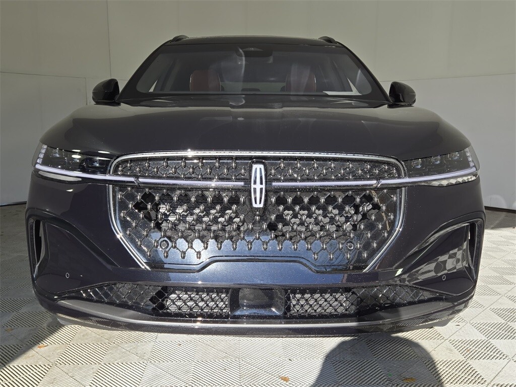 2024 Lincoln Nautilus Black Label photo 3