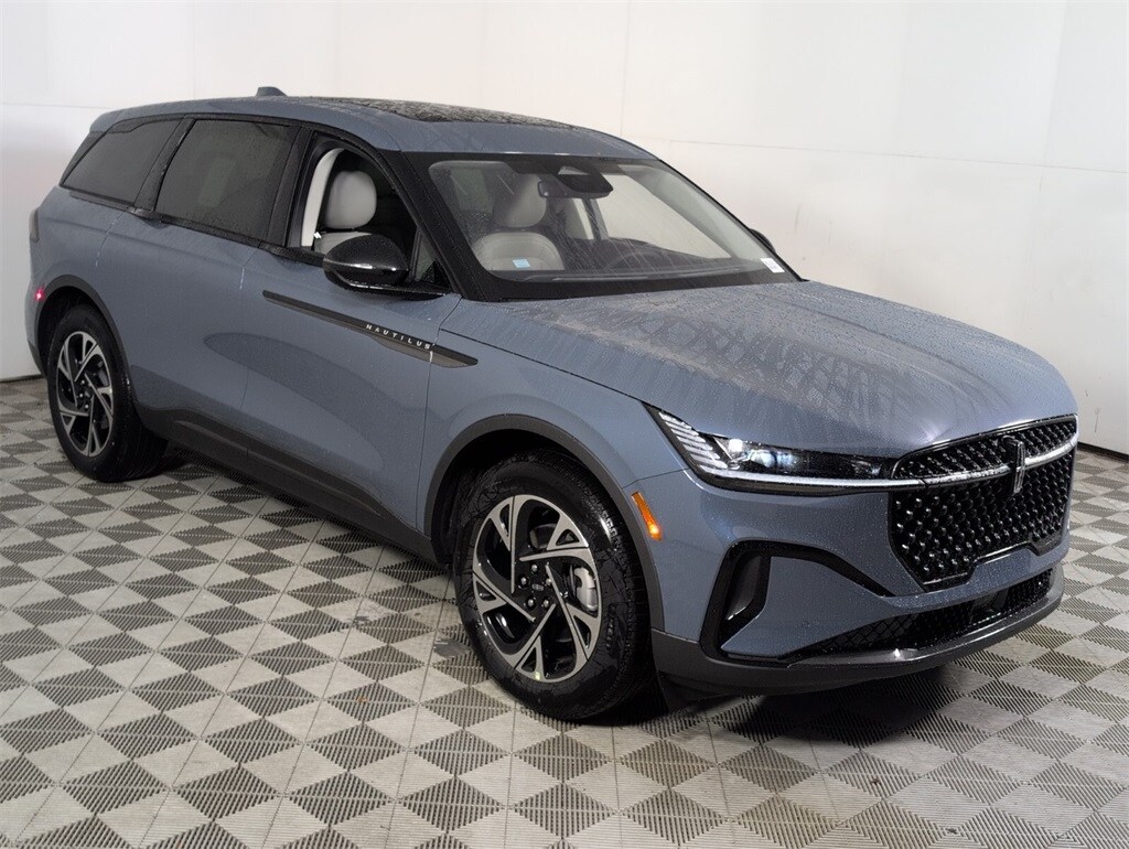 2026 Lincoln Nautilus Premiere photo 2