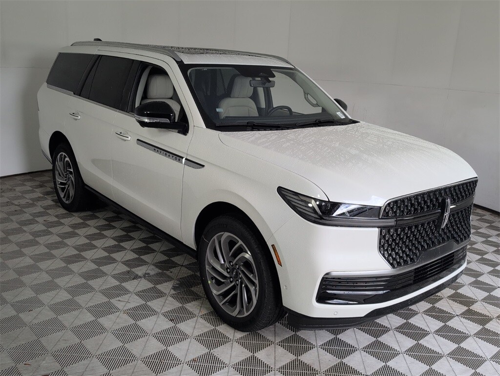 2025 Lincoln Navigator Reserve photo 2