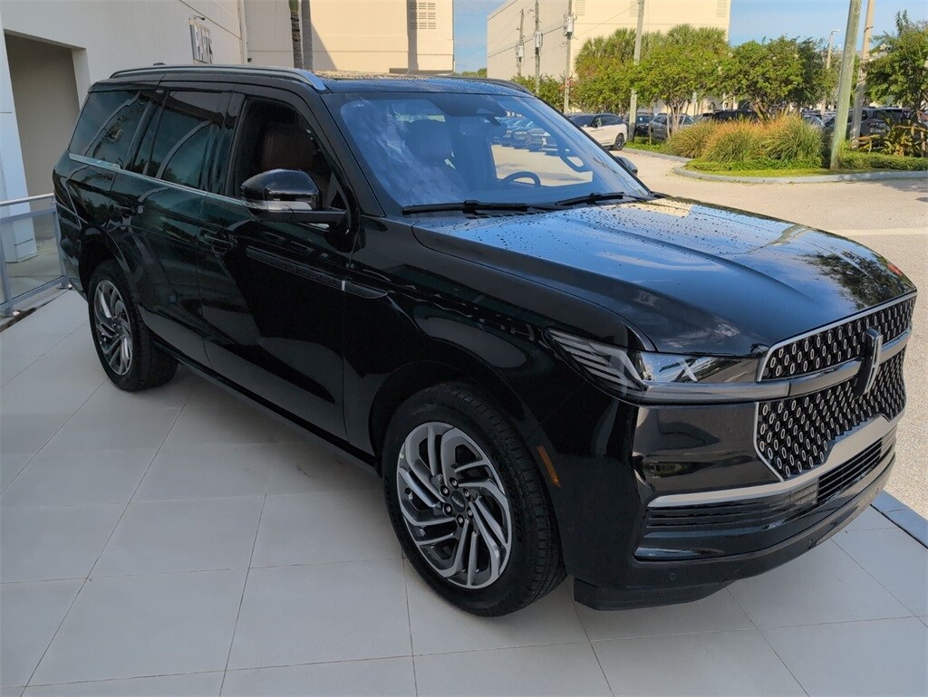 2025 Lincoln Navigator Reserve photo 2