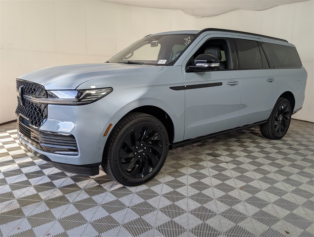 2025 Lincoln Navigator L Reserve photo 4