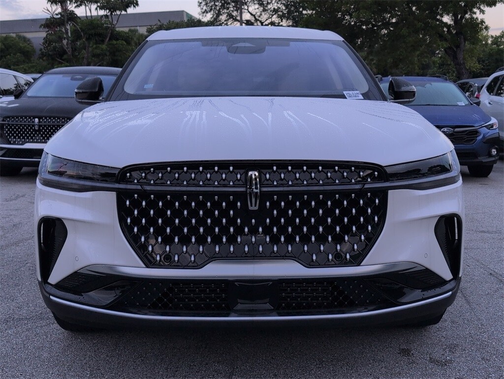 2025 Lincoln Nautilus Premiere photo 3