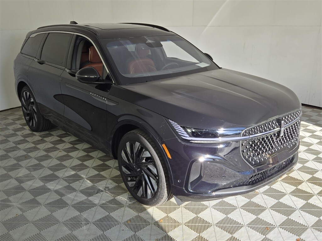 2024 Lincoln Nautilus Black Label photo 2