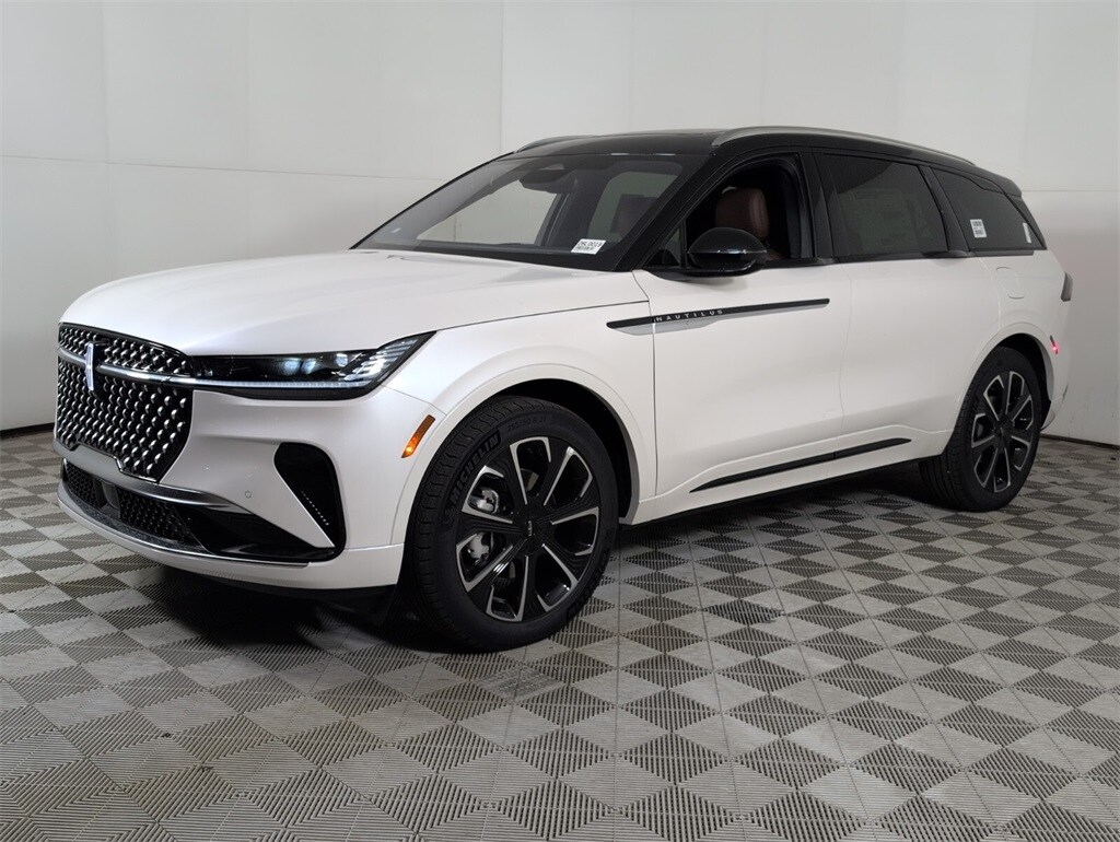 2026 Lincoln Nautilus Reserve photo 3