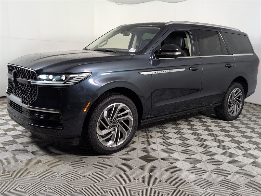 2025 Lincoln Navigator Reserve photo 3
