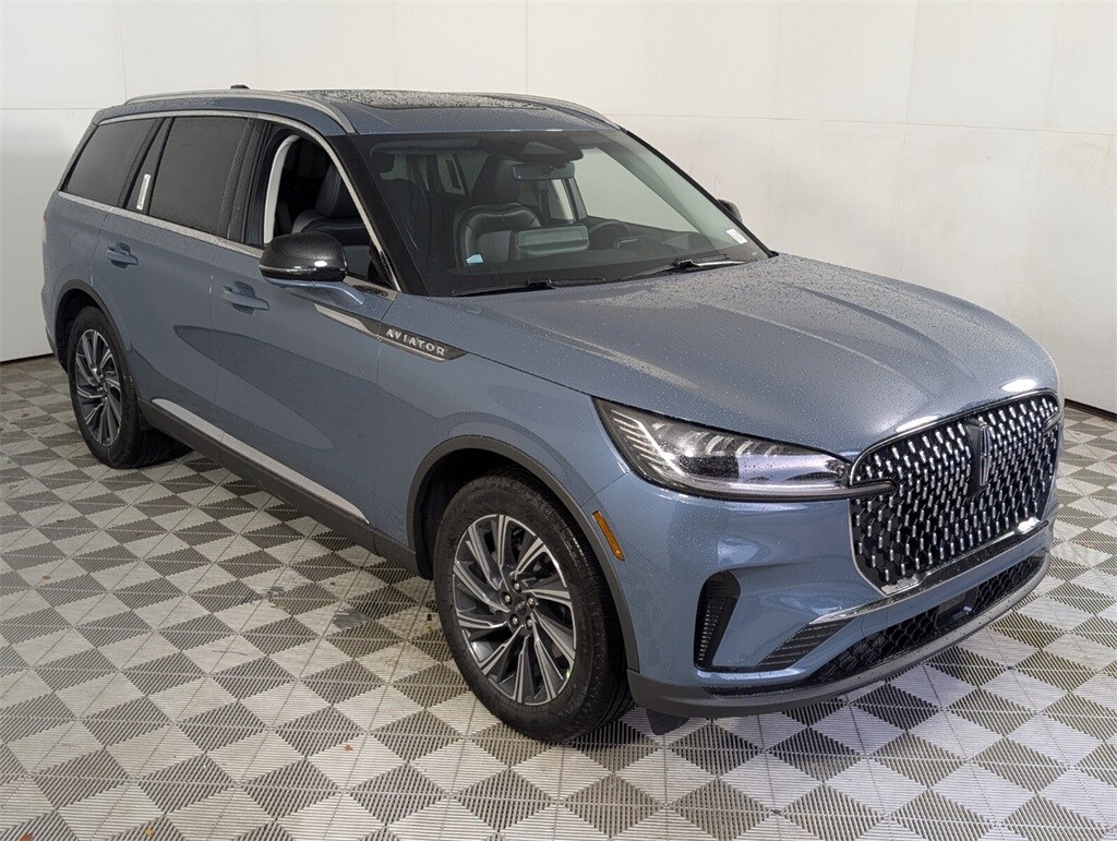 2025 Lincoln Aviator Premiere photo 2