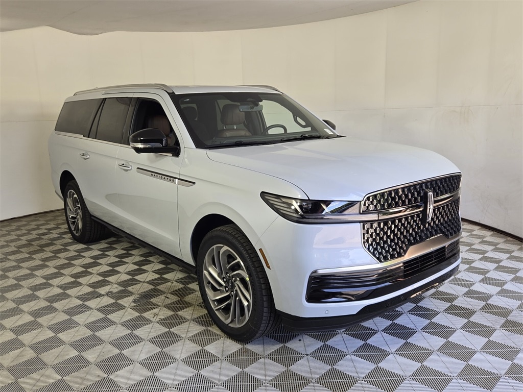 2025 Lincoln Navigator L Reserve photo 2