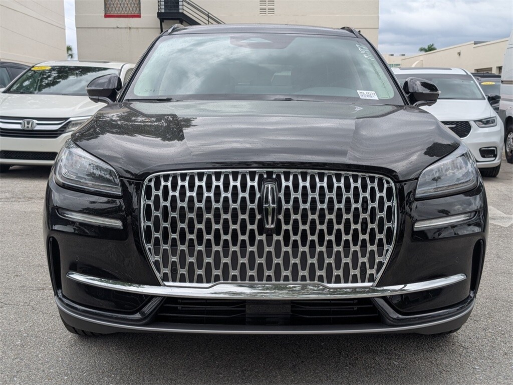 2026 Lincoln Corsair Premiere photo 3