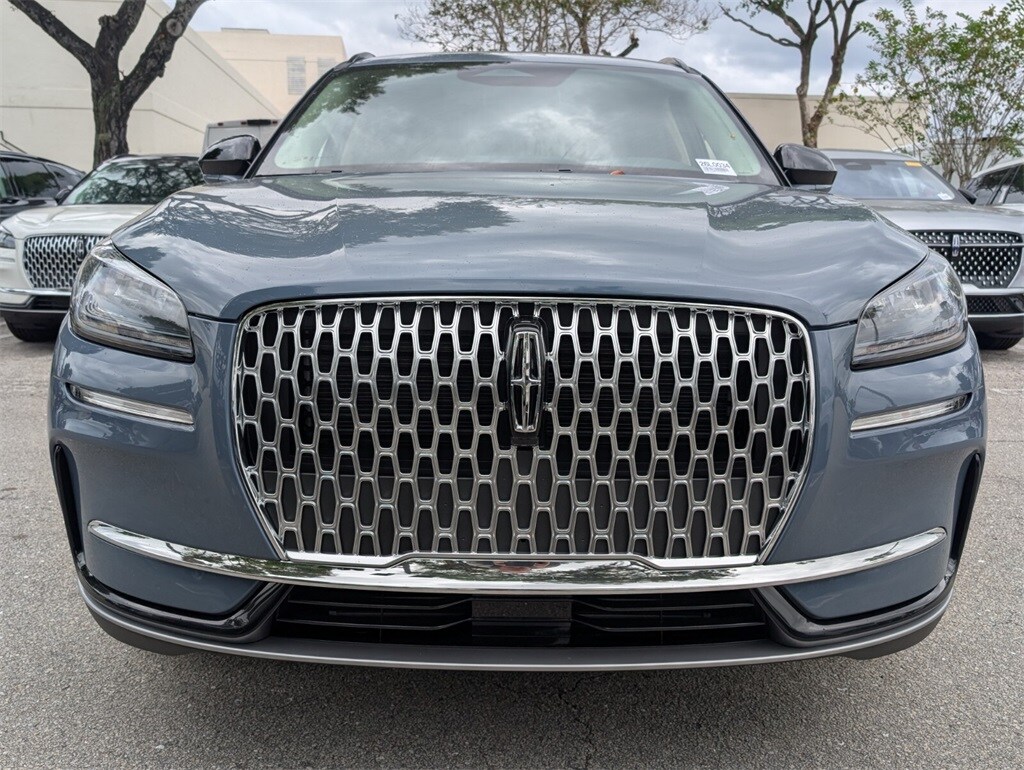 2026 Lincoln Corsair Premiere photo 2