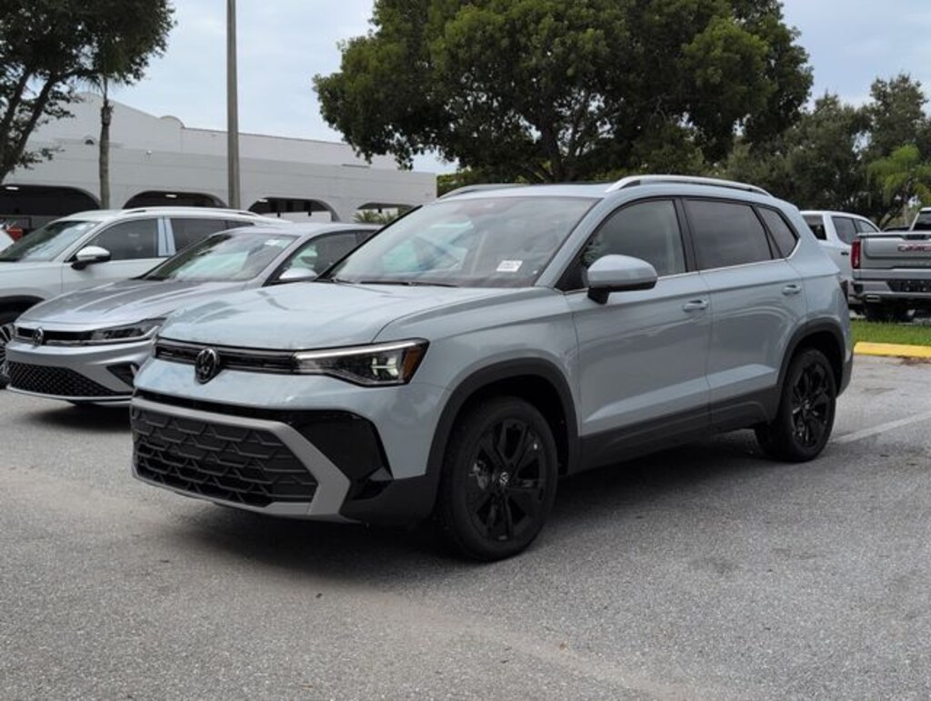Certified 2025 Volkswagen Taos 1.5T SE SUV