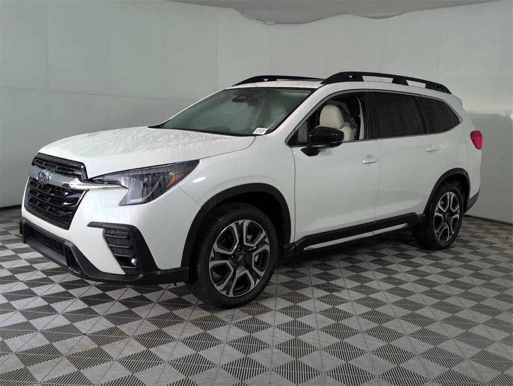 2025 Subaru Ascent Limited photo 3