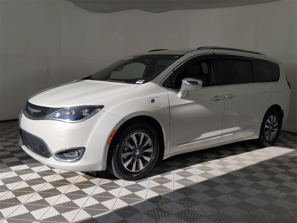 2020 Chrysler Pacifica Hybrid Limited photo 4