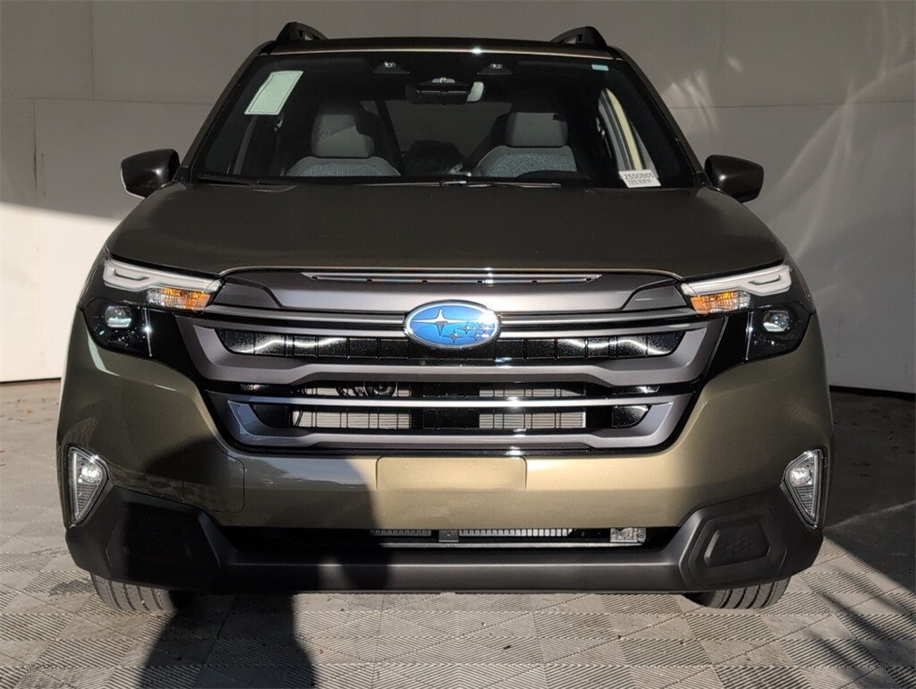 2025 Subaru Forester Premium photo 3