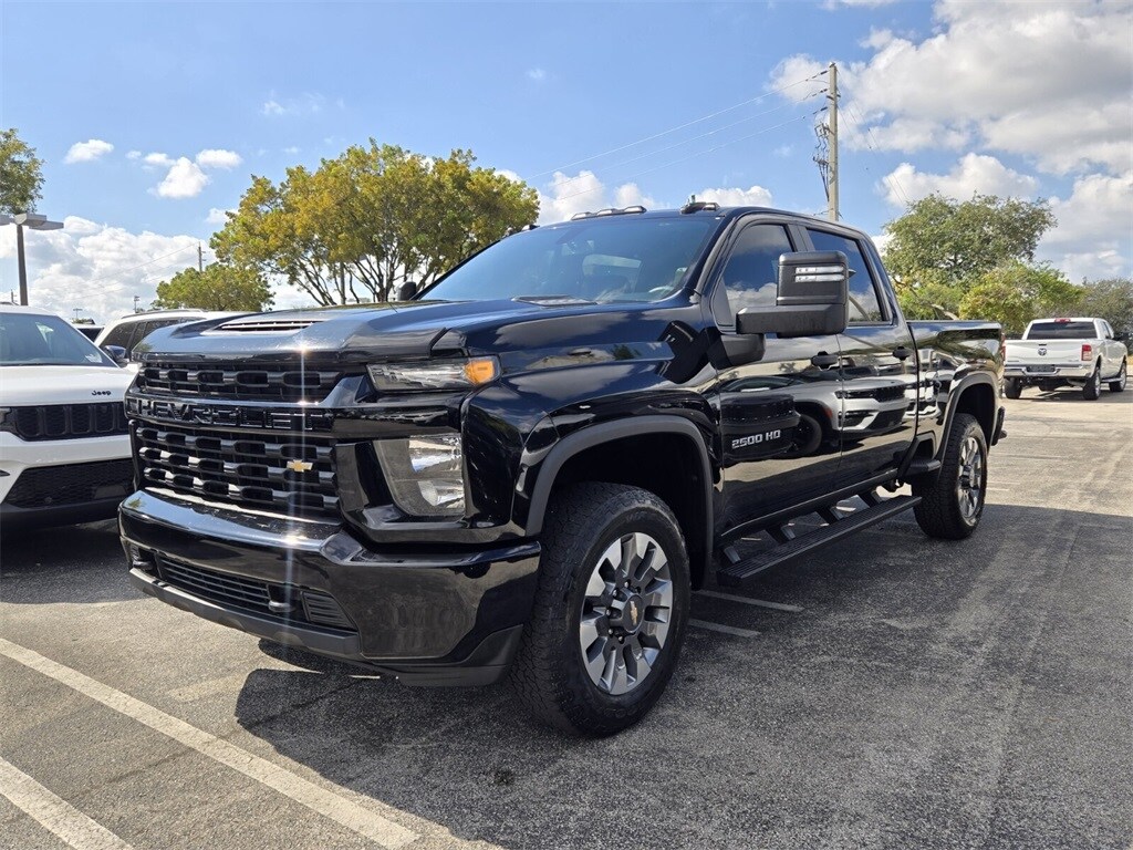 2021 Chevrolet Silverado 2500HD Custom photo 4