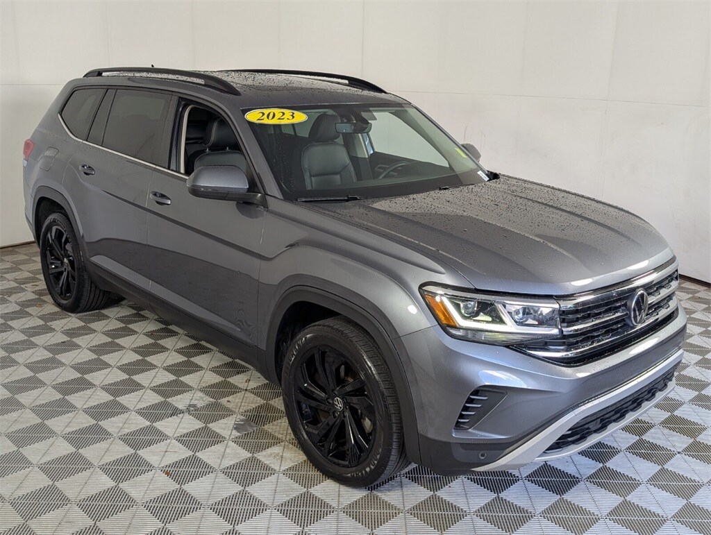 2023 Volkswagen Atlas V6 SE Technology photo 2