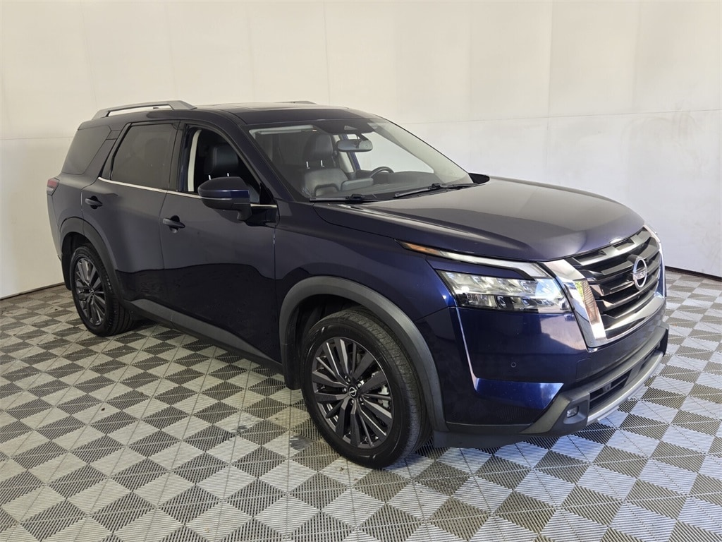 Used 2022 Nissan Pathfinder SL SUV