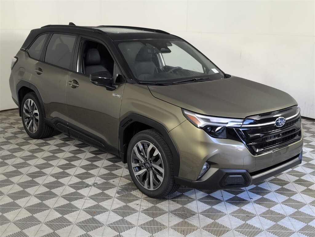 2025 Subaru Forester Touring photo 2